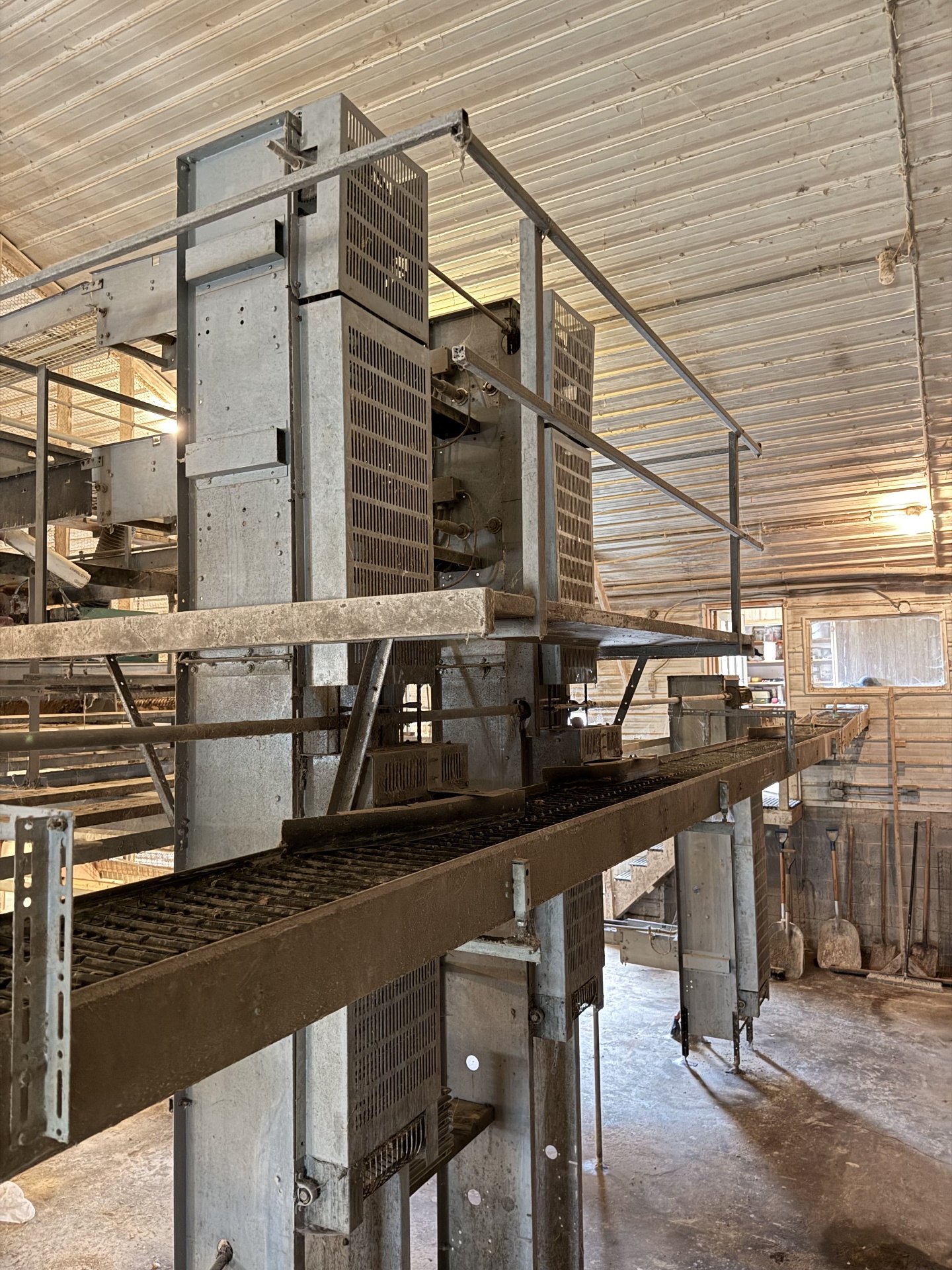 RED-L Aviary System photo 15